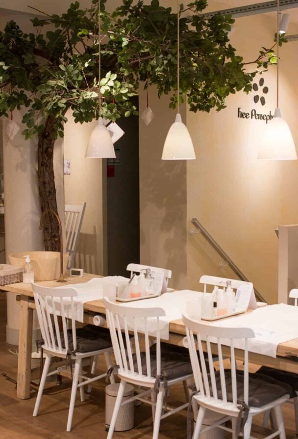 Free Persephone nail spa Paris