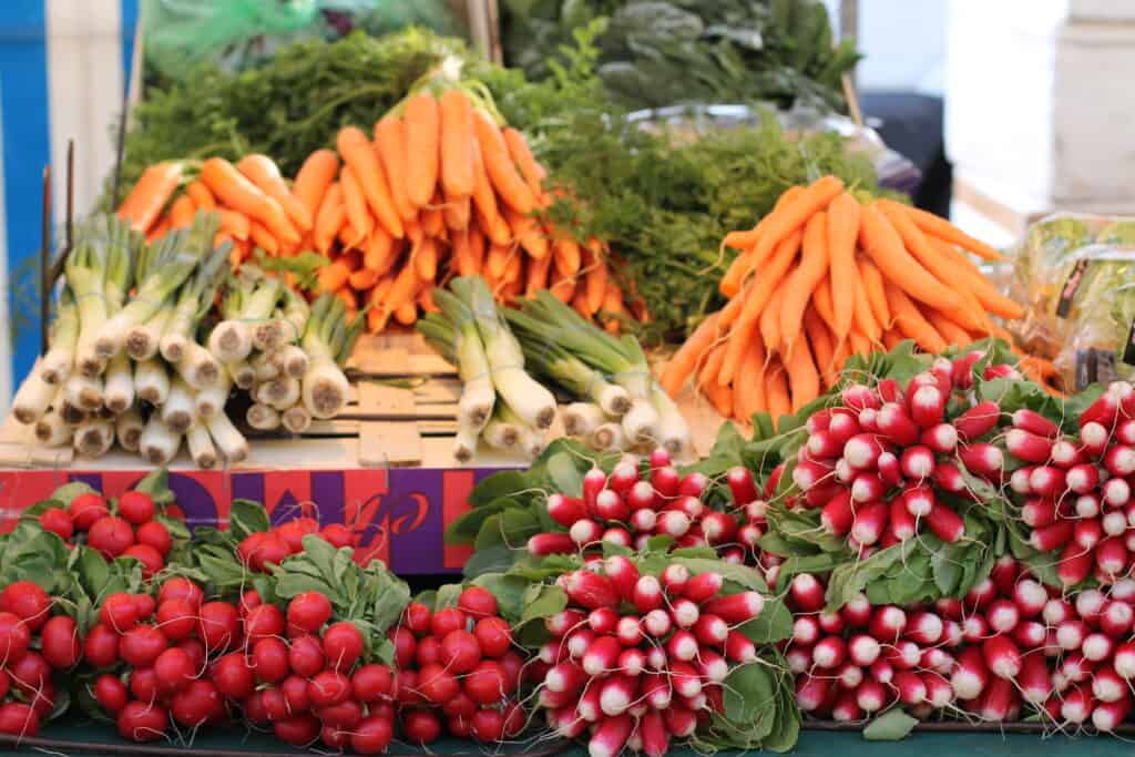 Paris market ways to save money