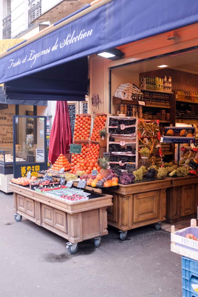 Guide to Montmartre main streets to visit