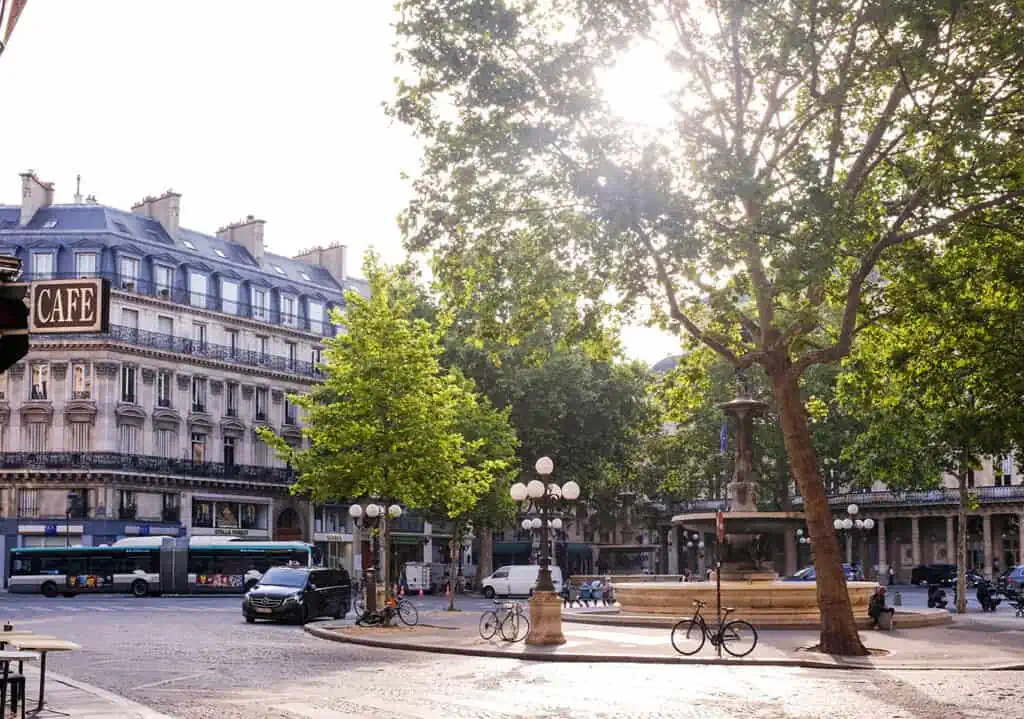 exploring Paris by bus