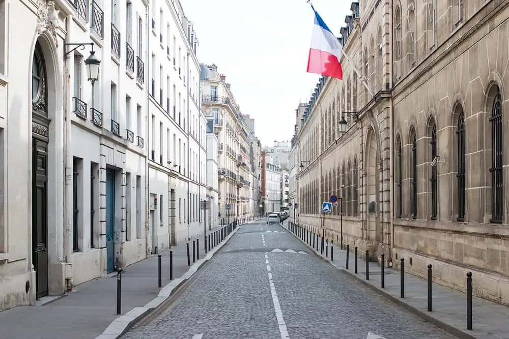 what to pack for paris in the summer