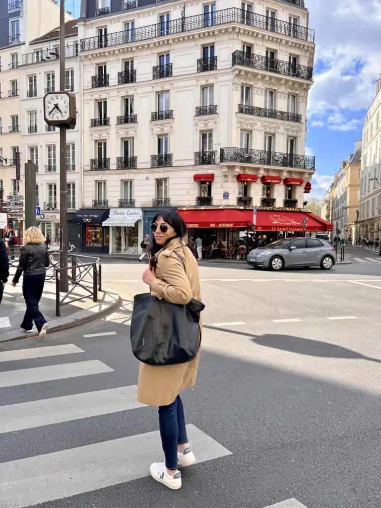 comfortable walking shoes for Paris